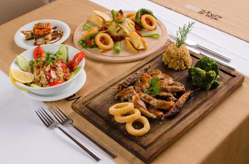 Lavin Hotel - image 9