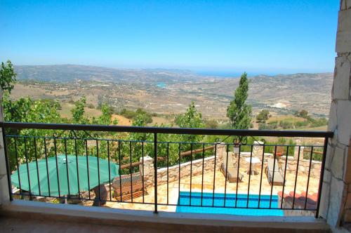 Villa Elena, Fyti in Fyti