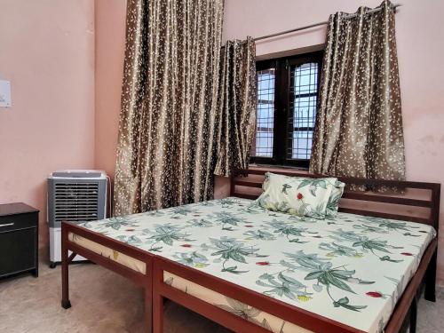 FeelFit Home Stay - Peaceful Stay in Doon, Gateway to Mountains - Dehradun