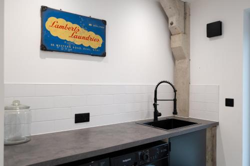 Konyha, Perfect Booking Hot Tub Cabin With Log Burner in East Farleigh