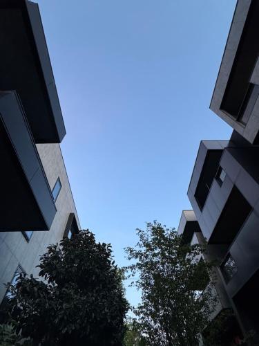 Executive Stay Quiet 2BR 2BA Study Tram at Door Secure Parking in Balwyn