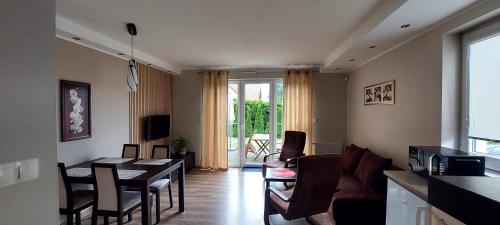 2 bedrooms, 4 beds