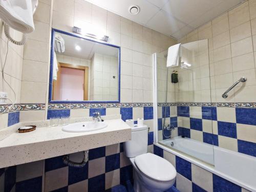 Habitación triple, 4 camas