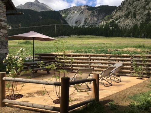 10214 Chalet d'exception nature sport et bien être sauna,jacuzzi hammam frigidarium (10214 Chalet d'exception nature sport et bien etre sauna,jacuzzi hammam frigidarium) in Cervieres (Hautes Alpes)