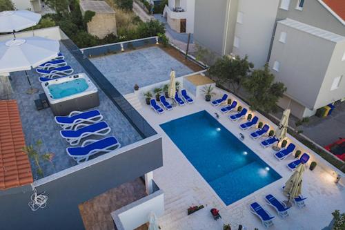 AZURE Palace Apartments - image 5