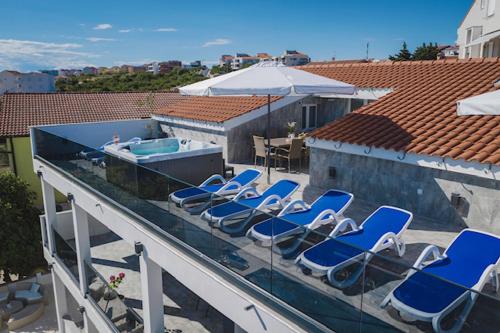 AZURE Palace Apartments - image 3
