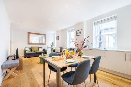 BnBNova - 2BR 2BA - City of London - image 9