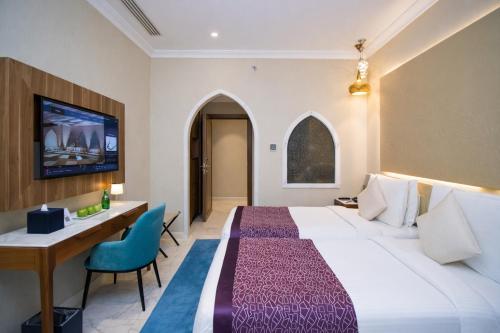 room detail thumbnail 1