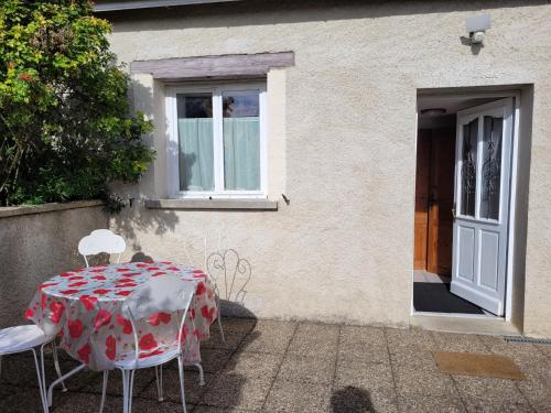 Gîte Le Four à Pain, 2 chambres, 2km du centre de Dole, (Gite Le Four a Pain, 2 chambres, 2km du centre de Dole,) in 多勒