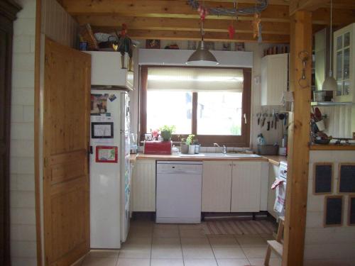 廚房, La maison bois in 拉莫特博弗隆