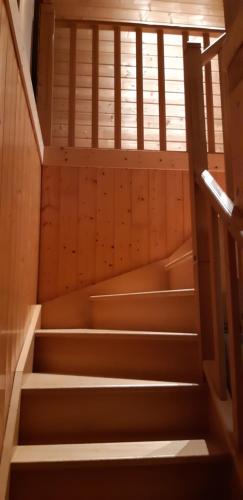 La maison bois in 拉莫特博弗隆