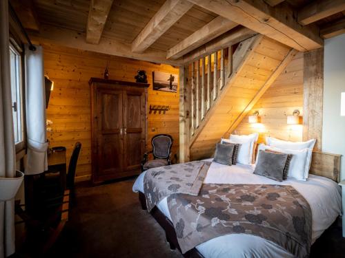 Luxueux chalet 7 chambres avec jacuzzi et sauna, proche télésiège - FR-1-181-2793 (Luxueux chalet 7 chambres avec jacuzzi et sauna, proche telesiege - FR-1-181-2793) in La Plagne