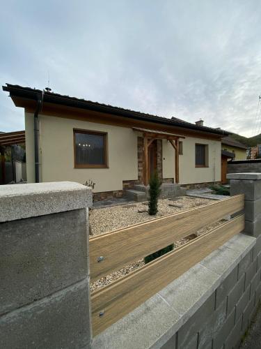 Viesnīcas āriene, Apartmán Podbrezová (Apartman Podbrezova) in Lopej