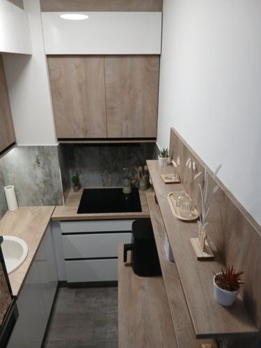 Kitchen, Feszek in Adyvaros