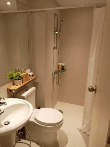 staycation at azure - near airport - Manila