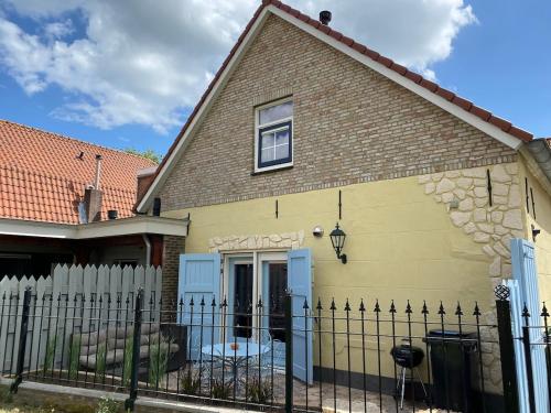 Garden, Ruime woning Tholen 5 min van het strand in Sint Maartensdijk