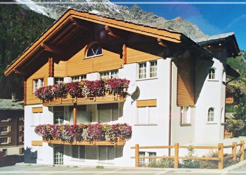 Apartment in Saas Grund 