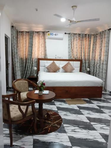 First HR Hotel in 布林布林