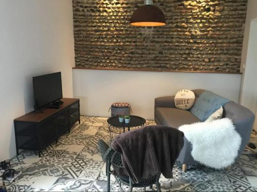 La parenthèse de Saint Esselin (La parenthese de Saint Esselin) in 諾爾昂