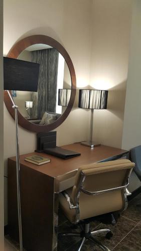 Executive Suite image 4