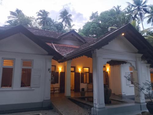 WG Villa Wathurugama in Dompe