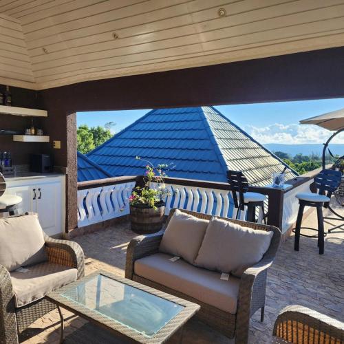 Dr Doc's Family Lodge with Pool in Mandeville