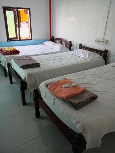 Johnson's Homestay - Ecohouseboat