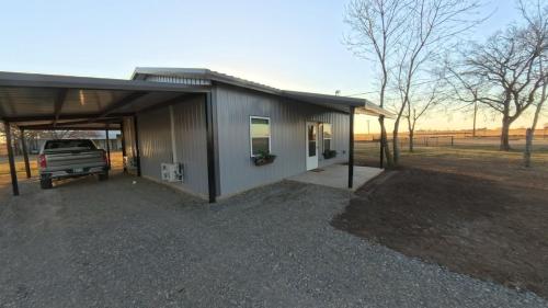 Pet Friendly, New Cabin in Charming Calera in Calera (OK)