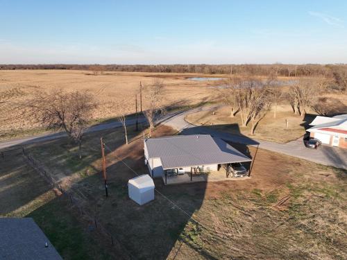 Pet Friendly, New Cabin in Charming Calera in Calera (OK)