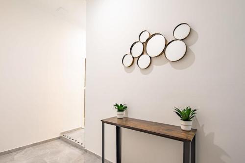 Ultra Central - NEW - Mini Studio - image 10