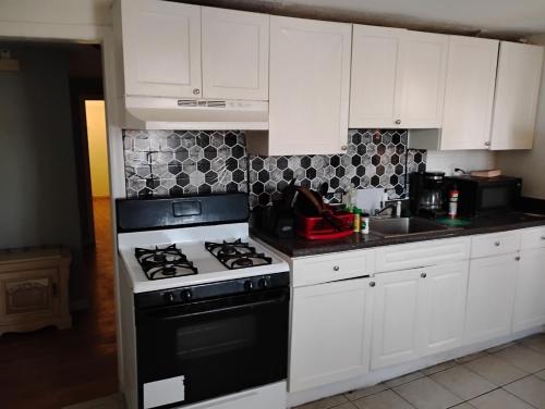 Grove 3- King Bed with Private Bathroom in Irvington (NJ)