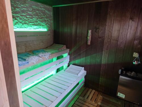 花園, Ferienhaus Hotzenplotz all inklusive mit Ihrem Privaten Whirlpool & Sauna direkt am Fluss Mandau - a in 貝茨多夫-赫尼茨