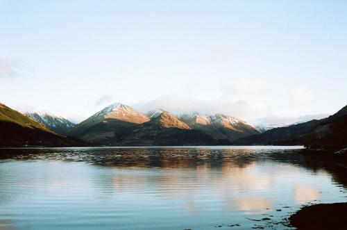 Torran Cottage, Lochside Home near Skye in Letterfearn