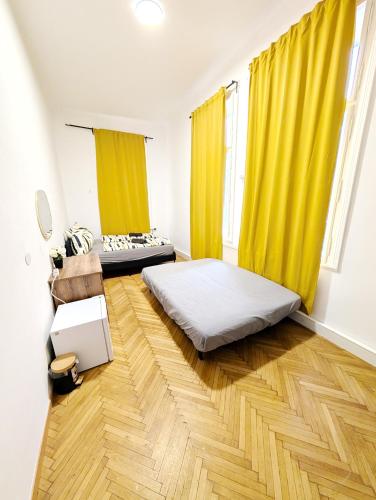 Spacious Rooms - 15 Min from Airport & City Center, 5 Min from Vienna Main-Bus Station EZ7 in 11. kerület - Simmering