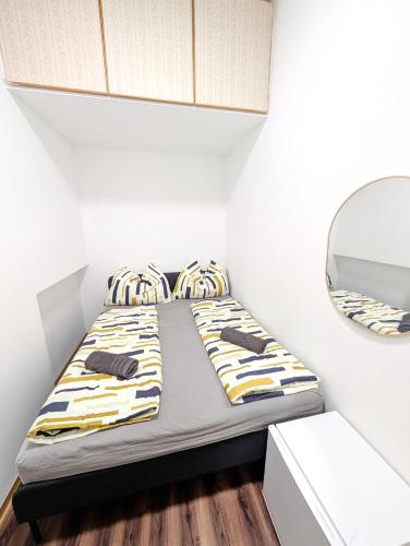 Spacious Rooms - 15 Min from Airport & City Center, 5 Min from Vienna Main-Bus Station EZ7, Vienna (photo 10)