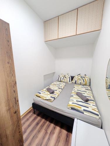 Spacious Rooms - 15 Min from Airport & City Center, 5 Min from Vienna Main-Bus Station EZ7, Vienna (photo 9)