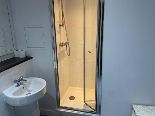 Radio City Apartments City Centre sleeps 4, Liverpool (photo 4)