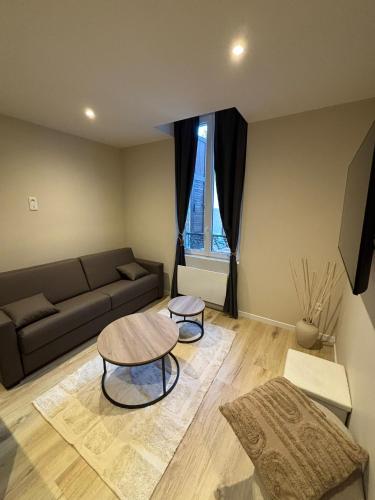 Maison de standing au centre de Reims 7 chambres avec 7 salles de bain, sauna, cour privée