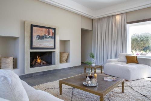 Elegant 3-BR Villa with breakfast included - image 10