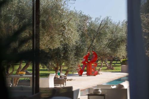 Elegant 3-BR Villa with breakfast included - image 12