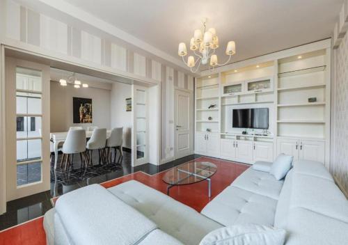 The Royal Classic by PS, Durrës