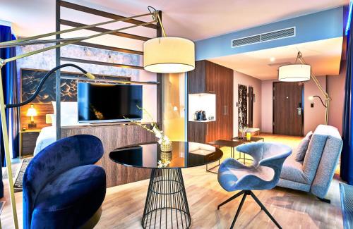 room detail thumbnail 0