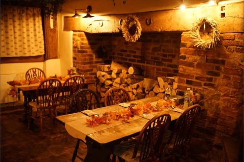 餐廳, Ye Olde Crown in 伊登布里奇