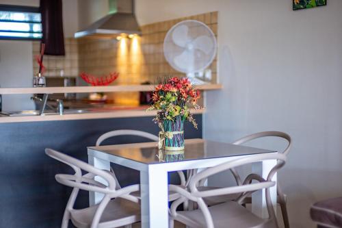 Studio Coquet - Mautara Lodge in เกาะโบราโบร่า