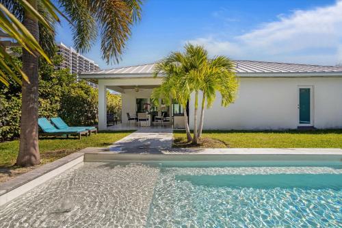 Luxury House 4 beds heated Pool w Jaccuzzi – khách sạn tại Surfside