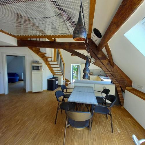 Iekārtas, Cosy Eco-Loft in Beringena