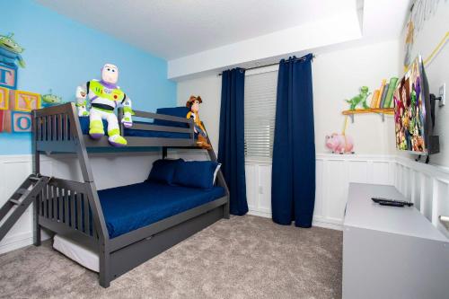 Luxurious 2 Bd Close to Disney @ Storey Lake 204P – khách sạn tại Hunters Creek