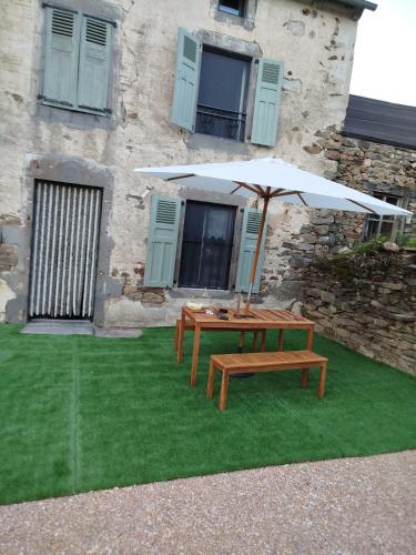 Maison 4 à 9 personnes à la campagne (Maison 4 a 9 personnes a la campagne) in Neuveglise