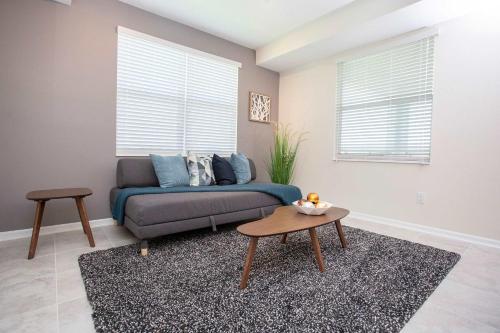 Gorgeous Two Bedroom Apto Close to Disney 306 - image 36