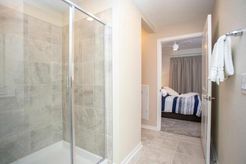 Gorgeous Two Bedroom Apto Close to Disney 306 - image 23